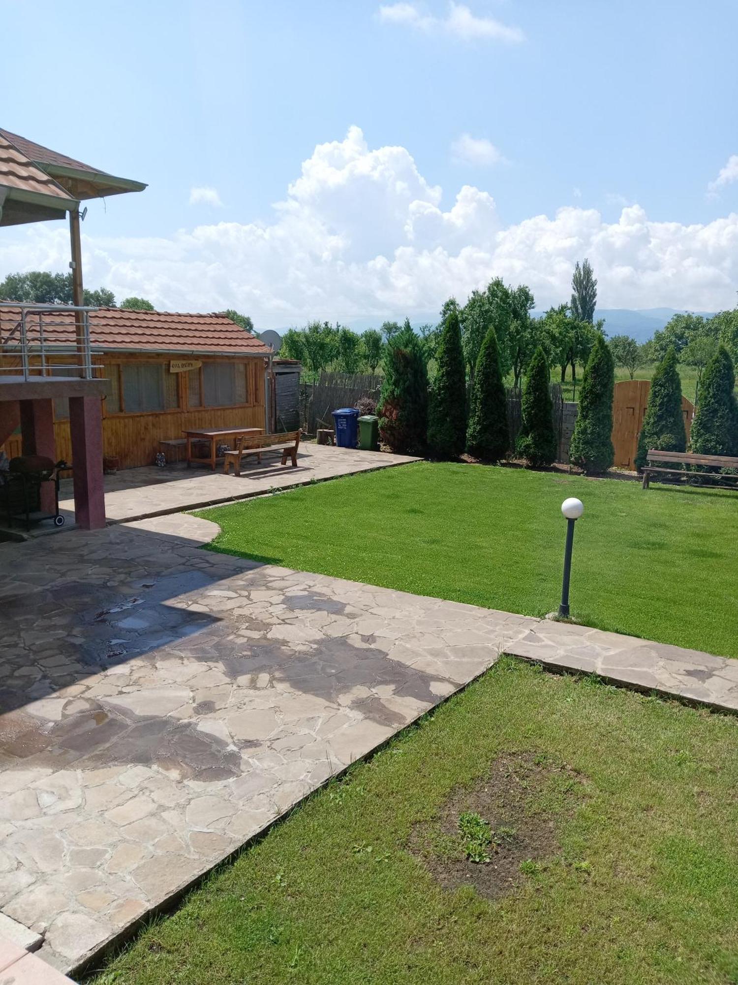 Vila Viktori ปิโรต์ ภายนอก รูปภาพ